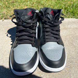 Jordan 1 Mid Shadow Red